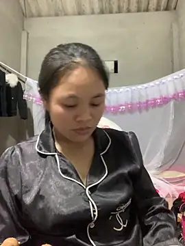 NhuFox online show from 10.04.25