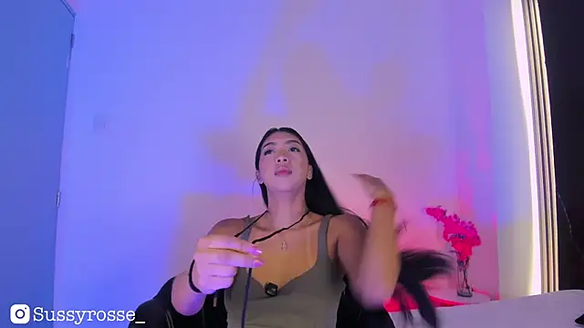 Snapshot of Sussyrosse_ chatting on 09.17.25 Sussyrosse  online show from 09.17.25