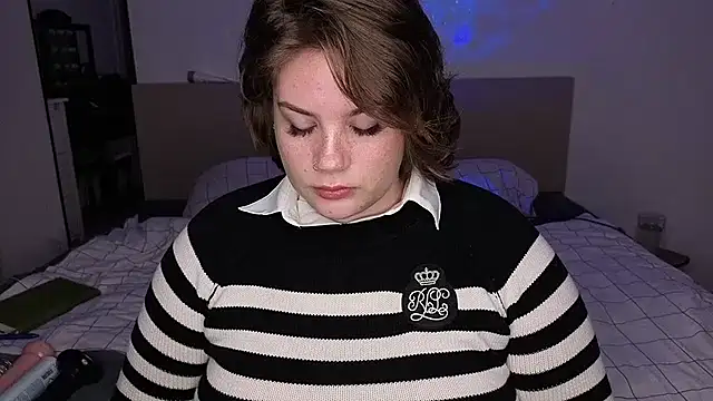 MaeNoir online show from 10.10.25