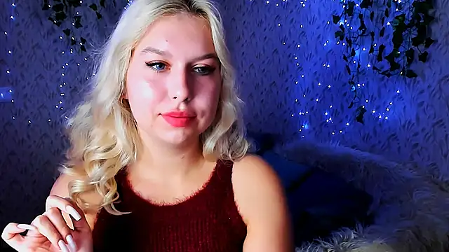 Snapshot of ChloeRicc chatting on 10.12.25 ChloeRicc online show from 10.12.25