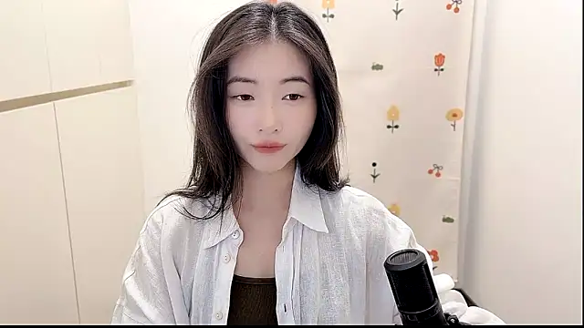 Rosalind xixi online show from 10.16.25