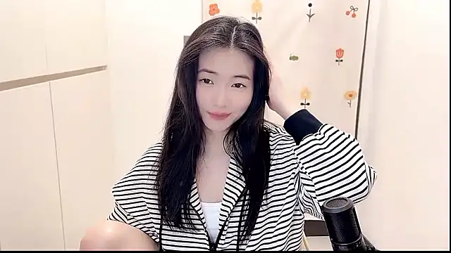 Rosalind xixi online show from 10.27.25