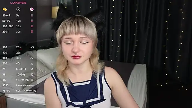 Snapshot of Tori_Cutie chatting on 12.05.25 Tori Cutie online show from 12.05.25