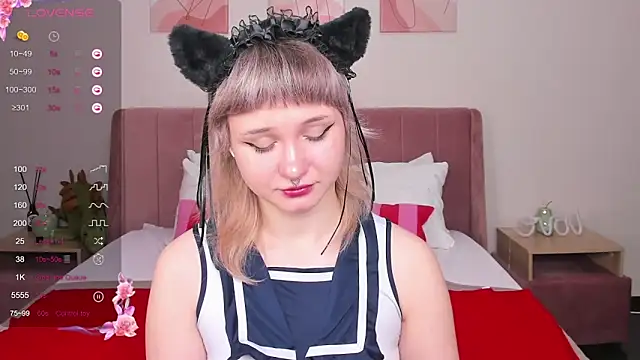 Snapshot of Tori_Cutie chatting on 02.01.26 Tori Cutie online show from 02.01.26