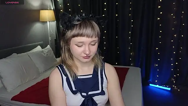 Snapshot of Tori_Cutie chatting on 02.04.26 Tori Cutie online show from 02.04.26