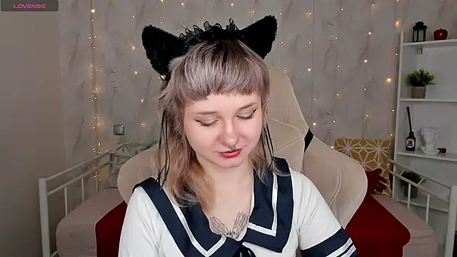 Snapshot of Tori_Cutie chatting on 02.07.26 Tori Cutie online show from 02.07.26