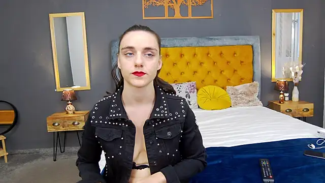 Jessica White  online show from 09.24.25