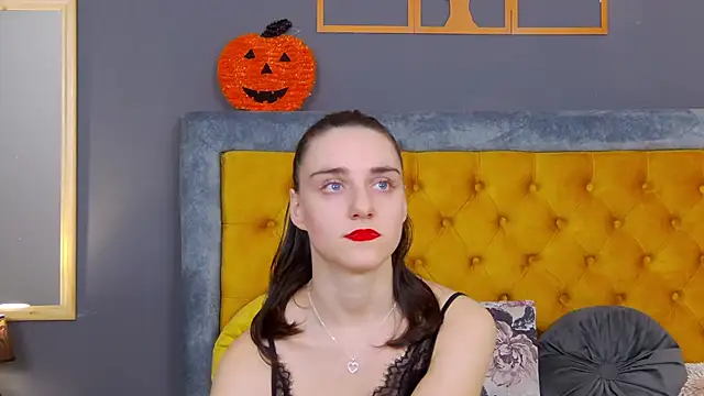 Jessica White  online show from 11.21.25