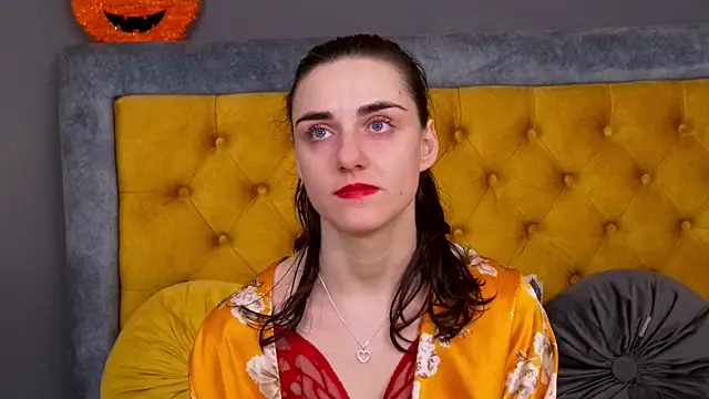 Jessica White  online show from 12.23.25