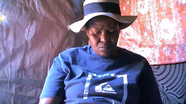 Snapshot of MagicMilfXO chatting on 09.11.25 MagicMilfXO online show from 09.11.25
