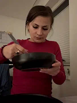 IsabellaEtha online show from 10.26.25