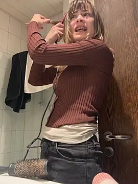 IsabellaEtha online show from 12.17.25