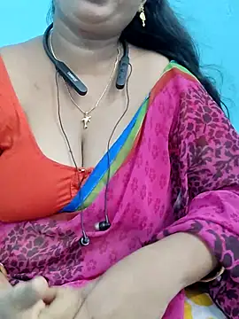 Snapshot of yelmaji91 chatting on 09.28.25 yelmaji91 online show from 09.28.25