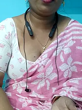 Snapshot of yelmaji91 chatting on 10.19.25 yelmaji91 online show from 10.19.25