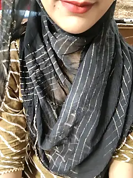 Snapshot of Indian-Aleena chatting on 04.25.26 Indian-Aleena online show from 04.25.26