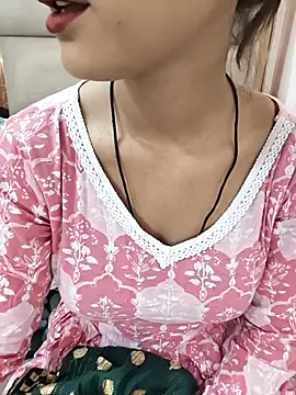 Snapshot of Indian-Aleena chatting on 04.30.26 Indian-Aleena online show from 04.30.26