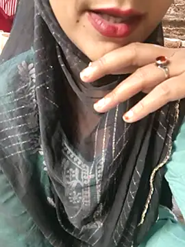 Snapshot of Indian-Aleena chatting on 05.07.26 Indian-Aleena online show from 05.07.26