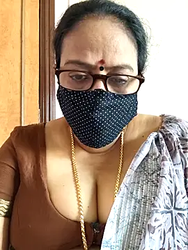 Snapshot of heera-rani chatting on 09.18.25 heera-rani online show from 09.18.25