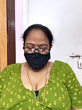 Snapshot of heera-rani chatting on 09.22.25 heera-rani online show from 09.22.25