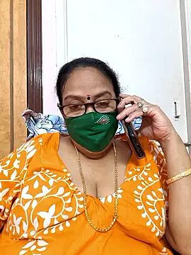 Snapshot of heera-rani chatting on 09.29.25 heera-rani online show from 09.29.25