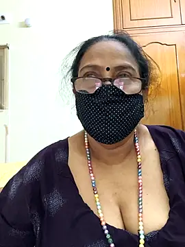 Snapshot of heera-rani chatting on 10.06.25 heera-rani online show from 10.06.25