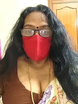 Snapshot of heera-rani chatting on 10.13.25 heera-rani online show from 10.13.25