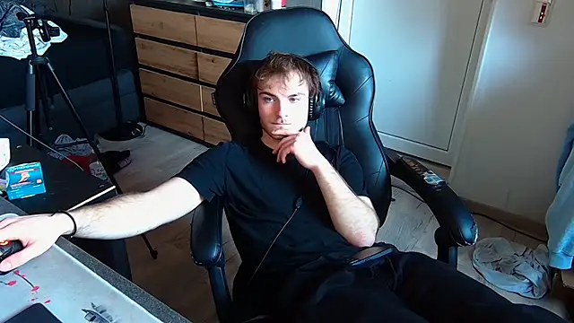 Snapshot of Rudi2007Eye chatting on 02.26.26 Rudi2007Eye online show from 02.26.26