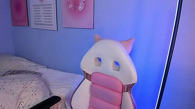 Hannahpage online show from 03.25.26