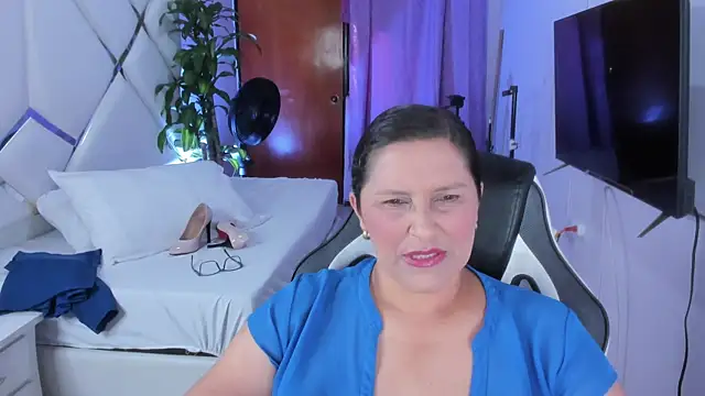 KikaDuque online show from 11.11.25