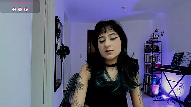 Snapshot of atenea_dragon__ chatting on 06.23.26 atenea dragon online show from 06.23.26