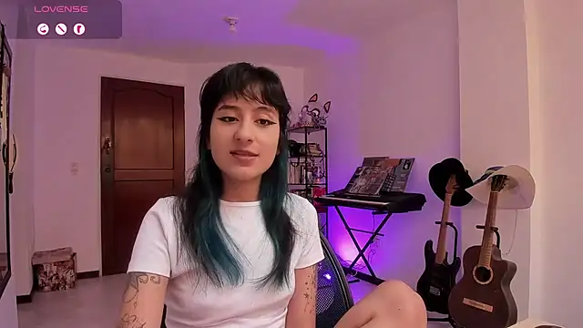Snapshot of atenea_dragon__ chatting on 07.26.26 atenea dragon online show from 07.26.26