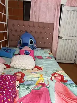 Rachellcooperrr online show from 11.18.25