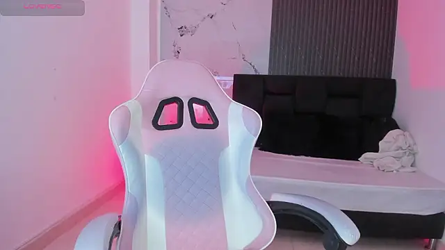 chloesagee online show from 03.04.26