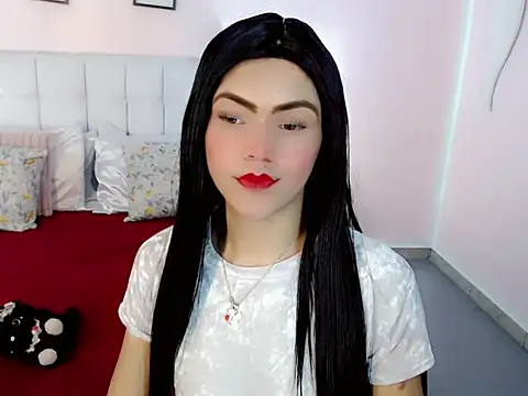 nathalialoes1 online show from 10.18.25