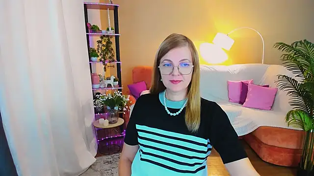 YourUniverser online show from 09.23.25