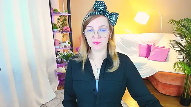 YourUniverser online show from 09.24.25