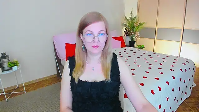 YourUniverser online show from 07.04.26