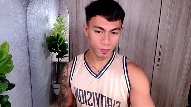 Snapshot of PinooyMilker chatting on 10.15.25 PinooyMilker online show from 10.15.25