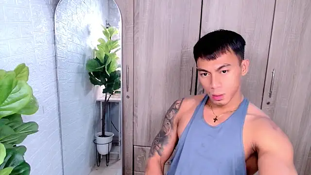 Snapshot of PinooyMilker chatting on 10.17.25 PinooyMilker online show from 10.17.25