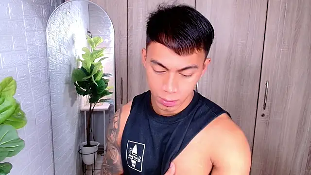 Snapshot of PinooyMilker chatting on 10.26.25 PinooyMilker online show from 10.26.25