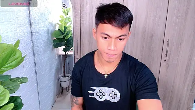 Snapshot of PinooyMilker chatting on 11.28.25 PinooyMilker online show from 11.28.25