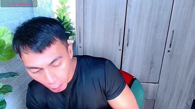 Snapshot of PinooyMilker chatting on 12.16.25 PinooyMilker online show from 12.16.25