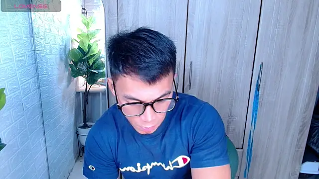 Snapshot of PinooyMilker chatting on 12.18.25 PinooyMilker online show from 12.18.25