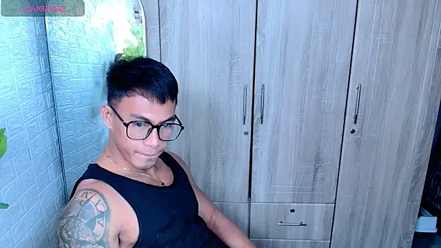 Snapshot of PinooyMilker chatting on 12.20.25 PinooyMilker online show from 12.20.25