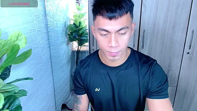 Snapshot of PinooyMilker chatting on 12.22.25 PinooyMilker online show from 12.22.25