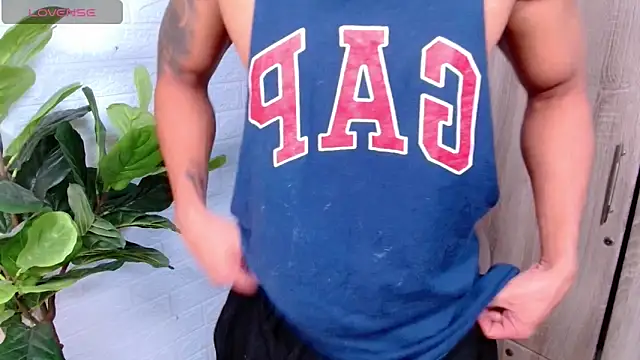 Snapshot of PinooyMilker chatting on 01.05.26 PinooyMilker online show from 01.05.26