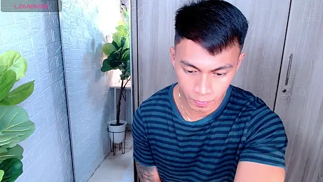 Snapshot of PinooyMilker chatting on 01.10.26 PinooyMilker online show from 01.10.26