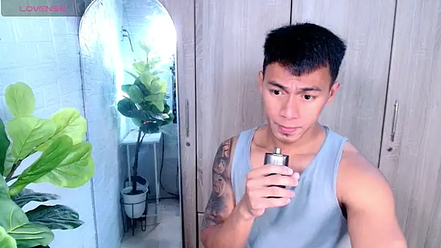 PinooyMilker online show from 04.10.26