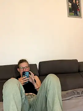 Snapshot of Lesamantssexy chatting on 11.02.25 Lesamantssexy online show from 11.02.25