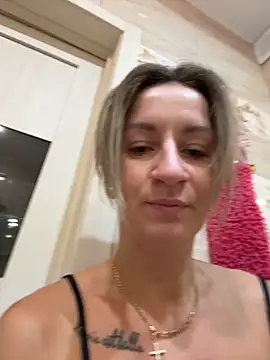 Snapshot of EvvaMur chatting on 02.07.26 EvvaMur online show from 02.07.26